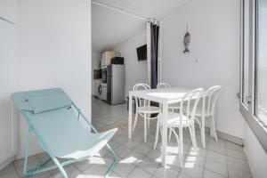 AS25421-P2 à 2 pas de la plage avec parking privé