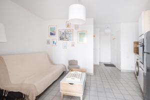 AS25421-P2 à 2 pas de la plage avec parking privé