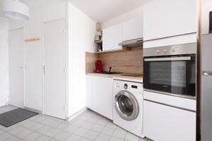 AS25421-P2 à 2 pas de la plage avec parking privé