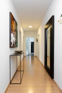 KAYA Zurich Apartment RUBY - Downtown Deluxe 2BR Apt