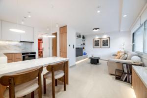 Glyfada Coastside Apartment