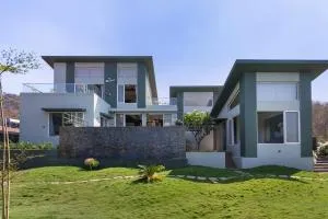 SaffronStays Infinity and Beyond - Parhur