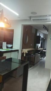 Apto Incrível - Piscina no Rooftop - Vista Mar - 600m Praia Enseada