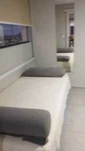 Apto Incrível - Piscina no Rooftop - Vista Mar - 600m Praia Enseada