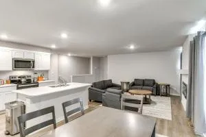 1 Mi to Golf Quiet Waukee Home with Fireplace! - Waukee