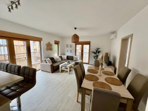 Salt & Stone Apartment