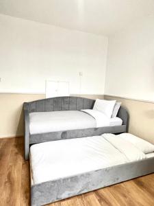 Central London 6 Beds Apartment