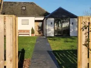 Hot Tub Cottage in Ayrshire - Dunlop