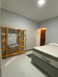 Casa com piscina aquecida a 300m da praia