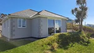 F49 Junesta, Riviere Towans - Phillack