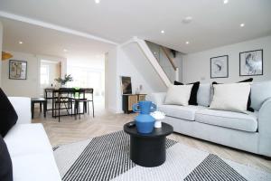 Treorchy Terrace Grand Villa In Stunning Rhondda Valley By STAE-Homes