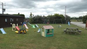 3 bedroom lodge- Sleeps 6- Avonvale Holiday Lodge