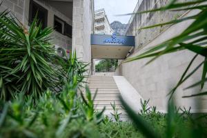 Super Nova Lux Apartment with Jacuzzi