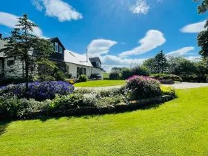 Stunning Barn Conversion - Dunlop