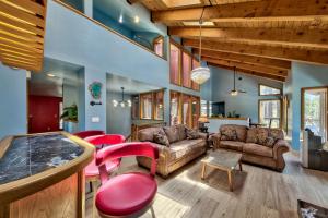 Family Hiker’s Haven: Forested 3BR Pets