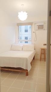 Halseys staycation Manila