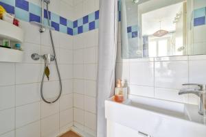 Lovely 1BR Flat near Voltaire metro station