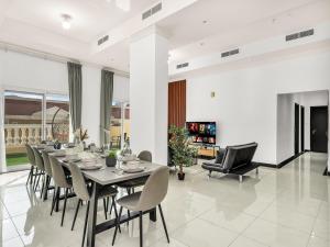 Luxury 3BR Penthouse Clasic x Modern Design