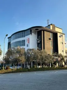 Luxury Hotel By Gjyshi - Valjiosi