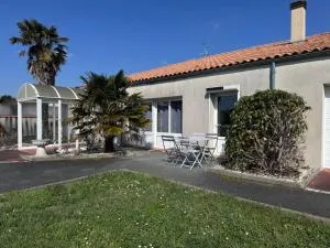 Sunset Aparthotel Kiwi Residence - 滨海昂古兰