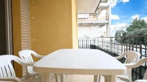 M423 - Marcelli, comodo trilocale a due passi dal mare