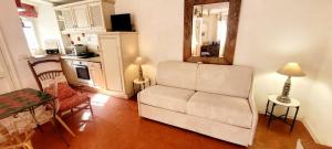 Appartements Studio in the village centre - Cogolin : photos des chambres