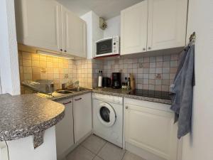 Superbe T2 à 10 min de la Mer, Piscine, Climatisation, Parking