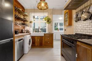 Cozy 1BR Fisherman-Style Retreat in Reykjavik