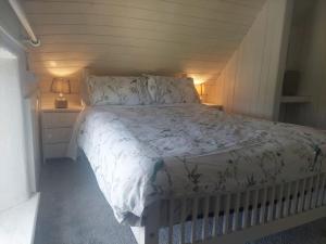 Riversuir Thatch Cottage