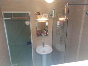 Riversuir Thatch Cottage