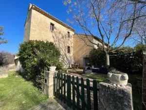Gîte dans un domaine viticole, entre Montpellier et Sète, proche de la mer - Cournonsec