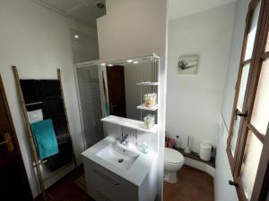 Maisons de vacances Gite dans un domaine viticole, entre Montpellier et Sete, proche de la mer : photos des chambres