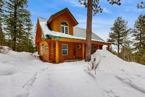 Cascade Lakeview Log Cabin