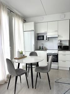 Foliate Living Taimi