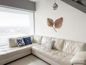 Penthouse w Terrace, Grill & City Views, mty 10