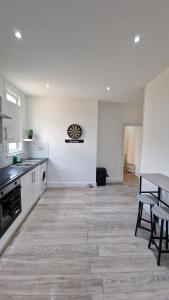 3 bedroom Luxury London House with Parking