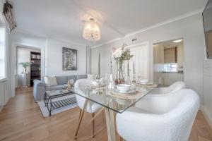 Stunning Oxford Streets Home