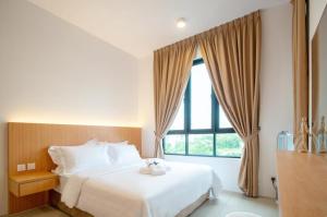 KLIA Residence Homestay Apartment, Near Sepang Circuit and KLIA - 3 Bedroom Fully Aircond