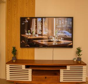 Serene Hi Apartments