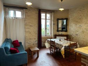 Maison avec jardin proche plage de la source