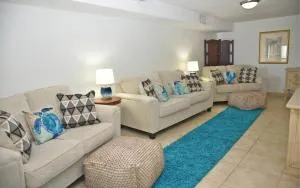 Oceanfront Bliss: 3-Bedroom, Pools & Peloton bike! - Lowlands