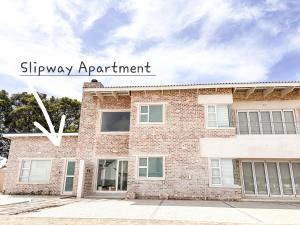 Slipway Beach front Apartment