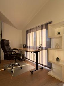 Wood&Stone - Modernes Haus in Seenähe am Tankumsee mit Terrasse, Outdoorküche, Kamin, Homeoffice Bereich & voll ausgestatteter Küche im Naherholungsgebiet