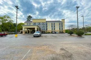 OYO Townhouse Jackson - Ridgeland - Jackson