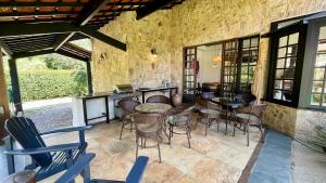 Casa 02 Vale Boa Vista - Casa em Condomínio Exclusivo com Vista para as Montanhas e Área de Lazer Completa