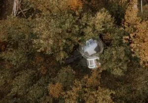 Stargazing Igloo by Eyja Mork with Hot Tub, BBQ and shared kitchen - Hólmabæir