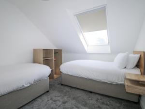 Flat 35 - Marine Court