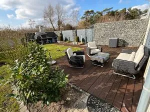 Moderne Wohlfühloase in Seenähe am Tankumsee mit Terrasse, Outdoorküche, Kamin, Homeoffice Bereich und voll ausgestatteter Küche im Naherholungsgebiet - Sassenburg