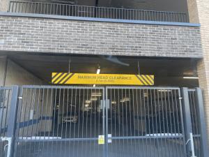 The Melodies with Free Parking , Harlow