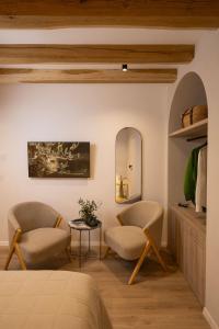 Old Town Olive luxury room for 2